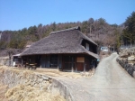 茅葺屋根の家が残る芦川